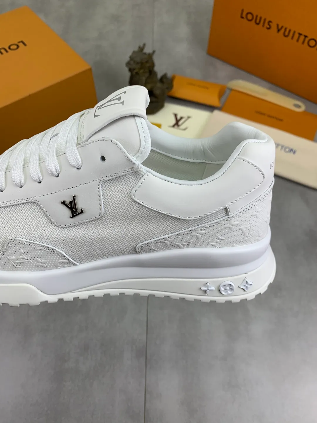 Men's men's shoes P680 new style 💶[LOUIS VUITTON] (original order) new style 🍀LV Louis Vuitton * - top version of LV classic trendy shoes! Use imported original cowhide and water-dyed cowhide lining. The latest original wear-resistant TPU combination outsole! High quality products! Multiple colors available, code number: 38-44 (45 46 customized)